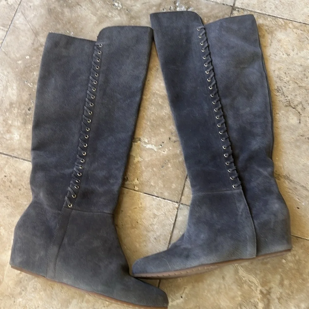 Isola gray suede knee high boots brand new. Never worn NWOT. Gray size 9